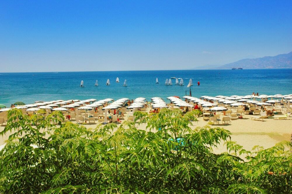רג'יו די קאלאבריה Regent Beach Hotel & Apartments מראה חיצוני תמונה